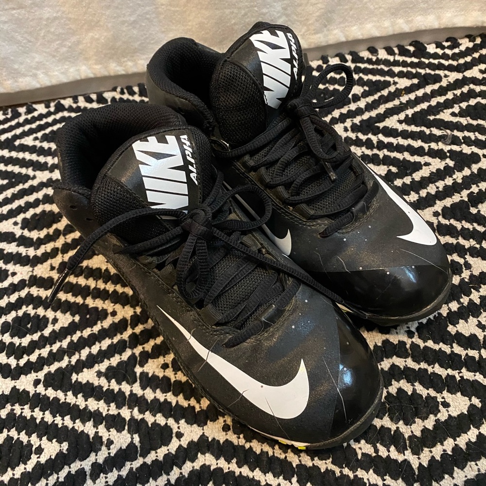Nike youth baseball cleats